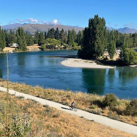 Albert Town Wanaka Riverside Townhouse Retreat מראה חיצוני תמונה