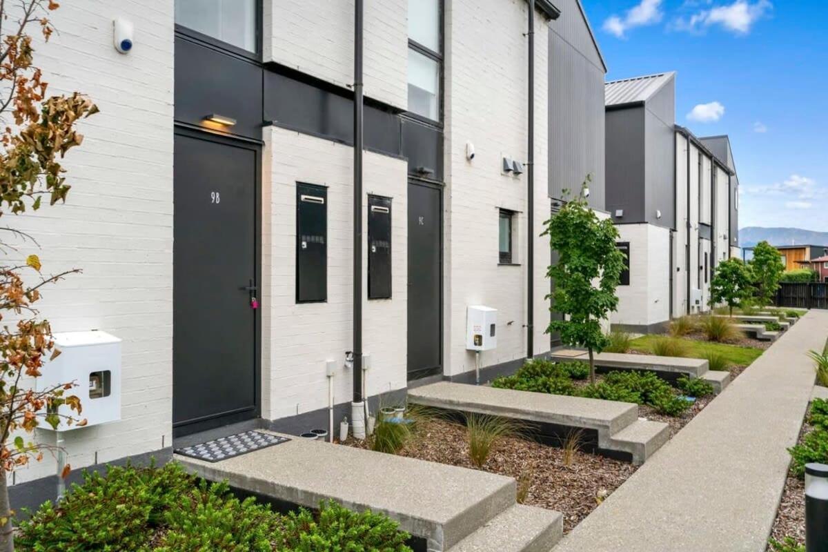 Albert Town Wanaka Riverside Townhouse Retreat מראה חיצוני תמונה