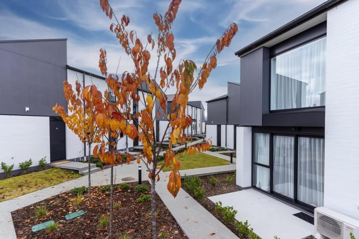 Albert Town Wanaka Riverside Townhouse Retreat מראה חיצוני תמונה